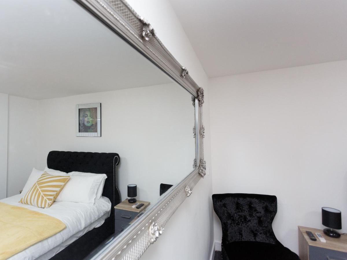 Live In Leeds Greenhill Bungalows Exteriör bild
