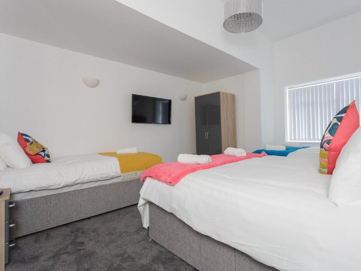 Live In Leeds Greenhill Bungalows Exteriör bild