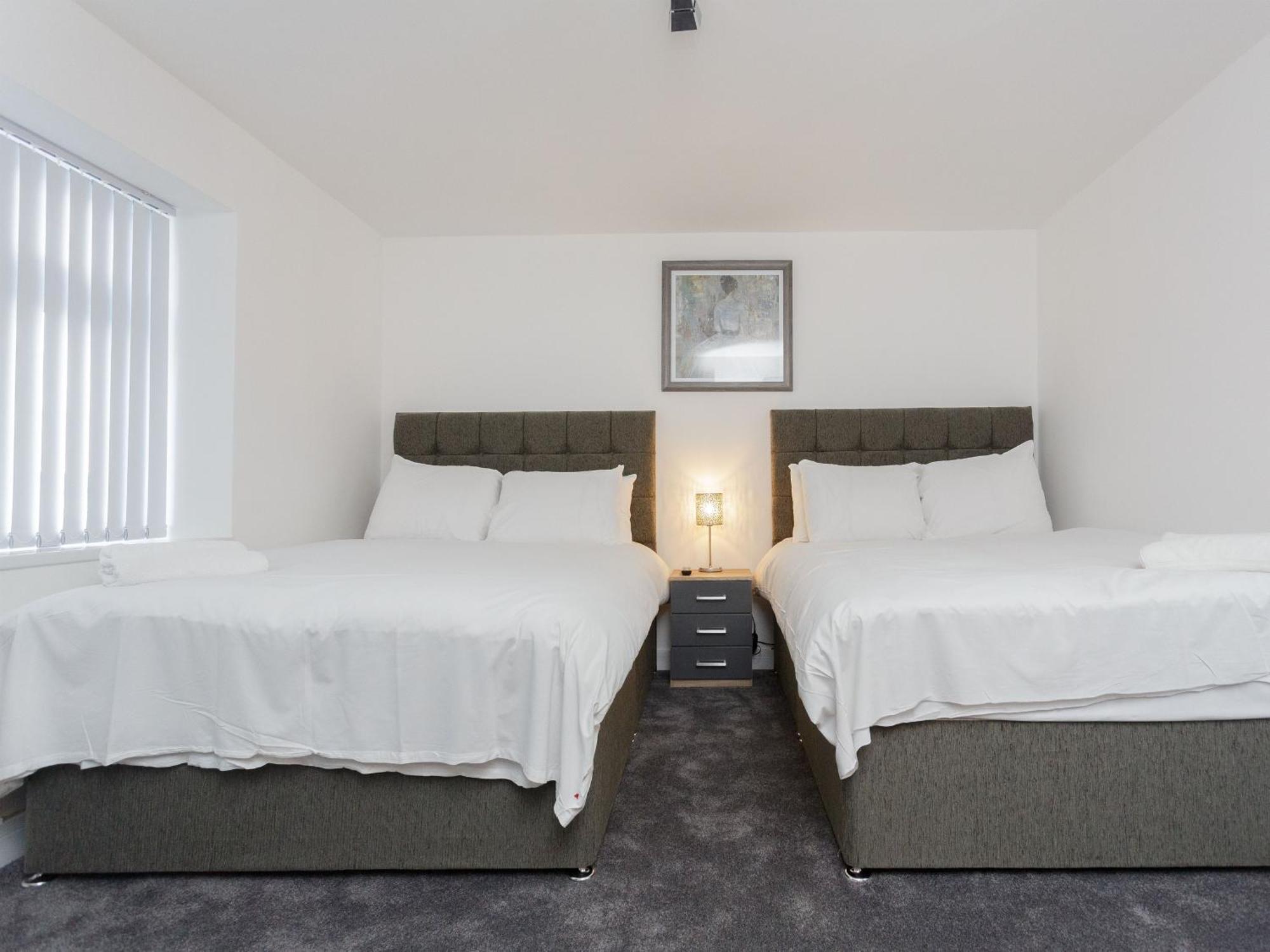 Live In Leeds Greenhill Bungalows Exteriör bild