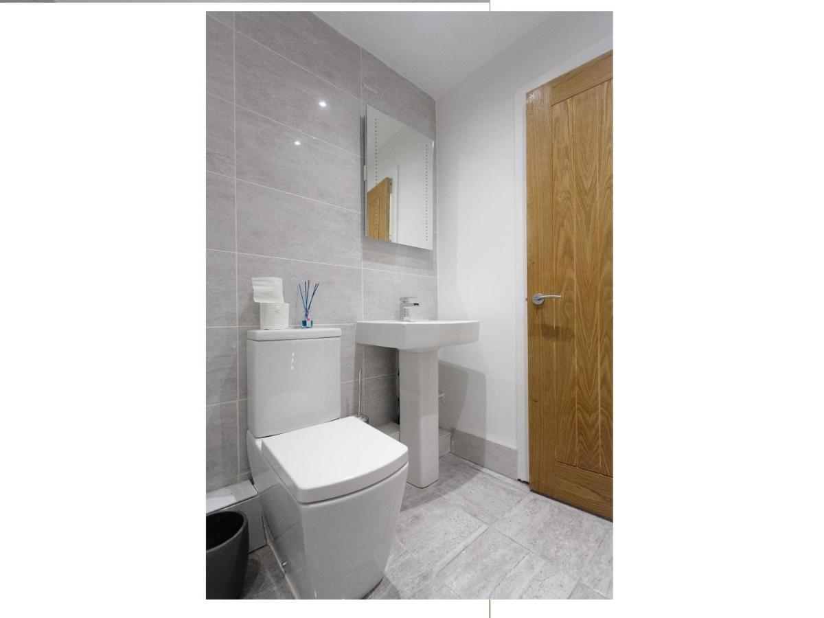 Live In Leeds Greenhill Bungalows Exteriör bild