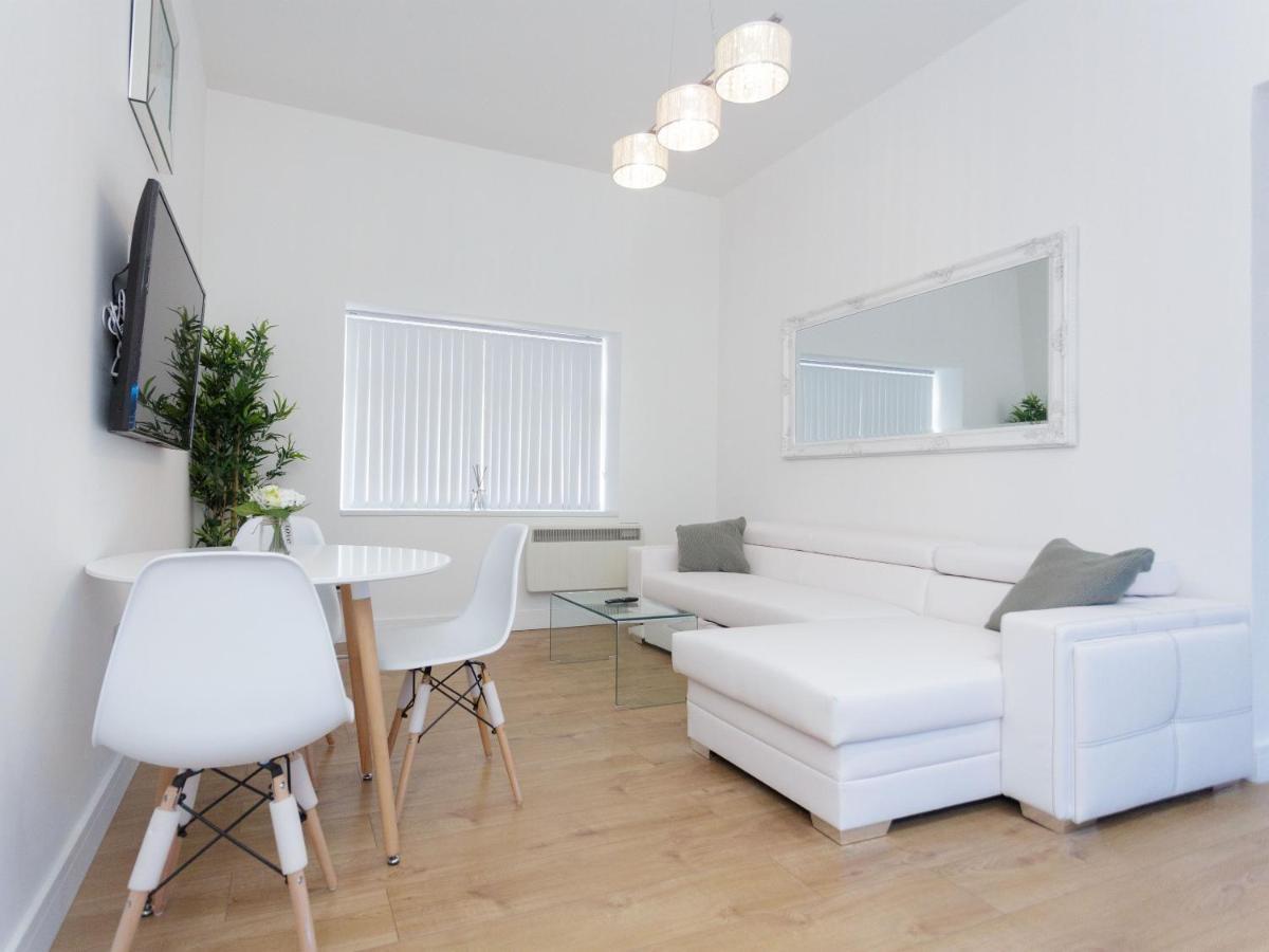 Live In Leeds Greenhill Bungalows Exteriör bild