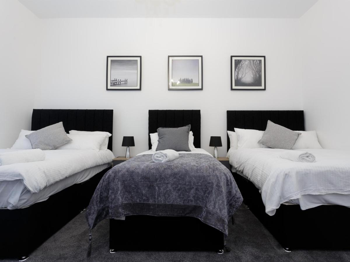 Live In Leeds Greenhill Bungalows Exteriör bild
