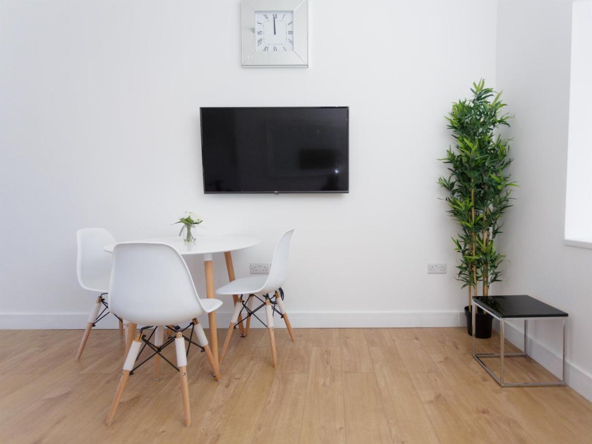 Live In Leeds Greenhill Bungalows Exteriör bild